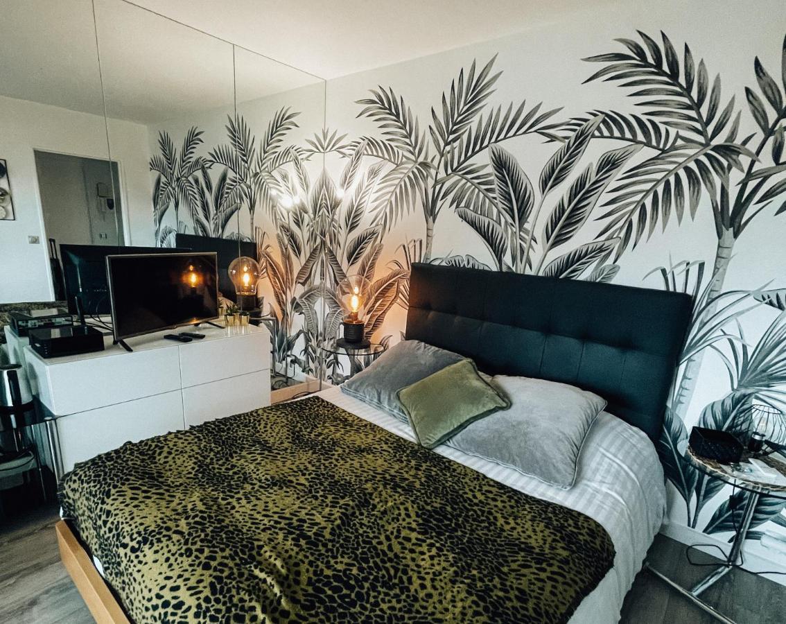 Beautiful Modern Fully Furnished Studio ลูวาลัวเปแรต์ ภายนอก รูปภาพ