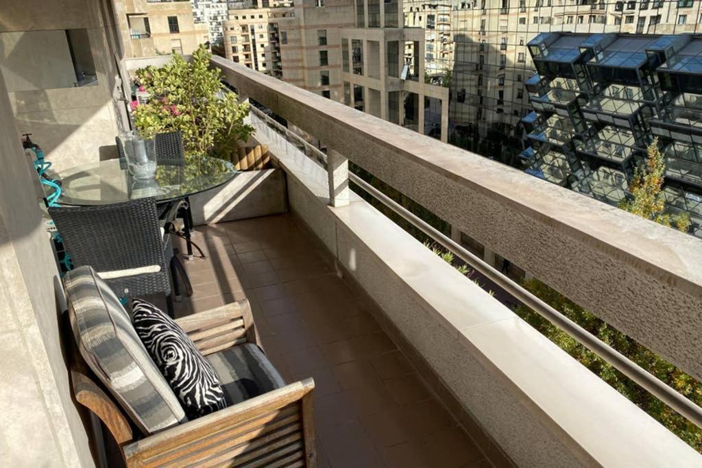 Beautiful Modern Fully Furnished Studio ลูวาลัวเปแรต์ ภายนอก รูปภาพ
