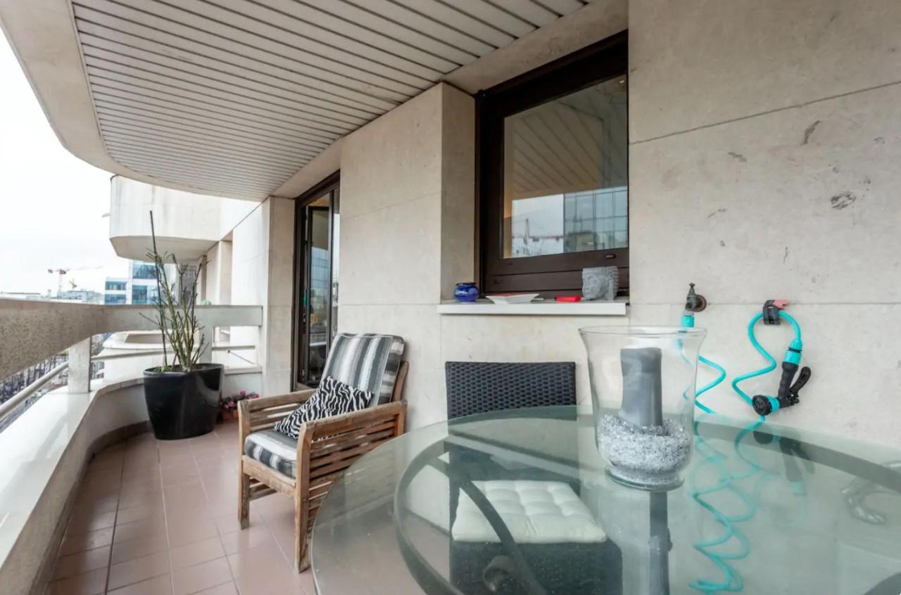 Beautiful Modern Fully Furnished Studio ลูวาลัวเปแรต์ ภายนอก รูปภาพ