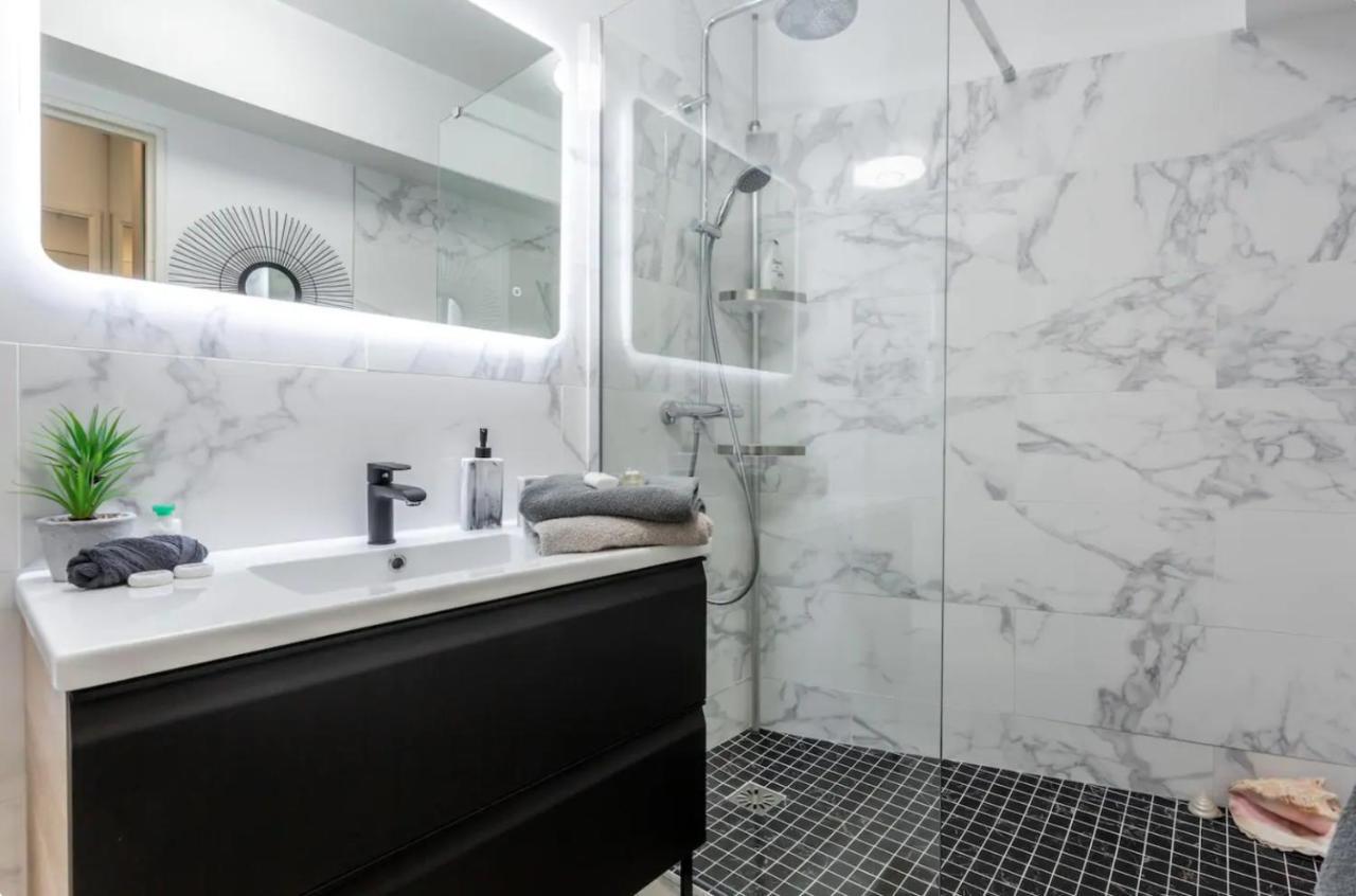 Beautiful Modern Fully Furnished Studio ลูวาลัวเปแรต์ ภายนอก รูปภาพ